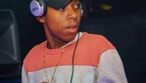 Vigro Deep – Slender Ft. Focalistic, Kamo Mphela, Rams the Violinist